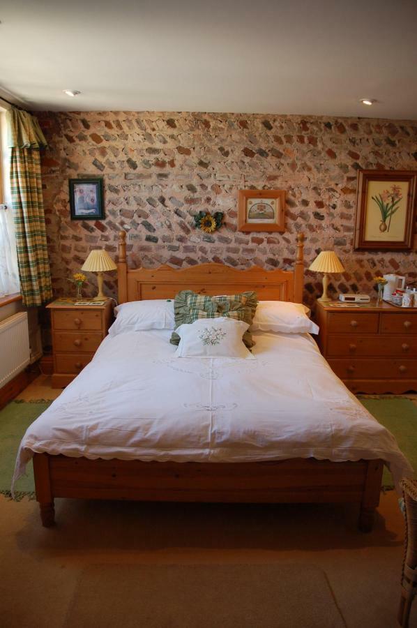 Clayton Wickham Farmhouse Hurstpierpoint Экстерьер фото