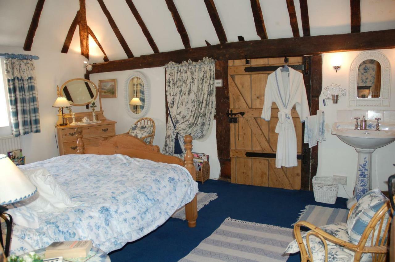 Clayton Wickham Farmhouse Hurstpierpoint Экстерьер фото