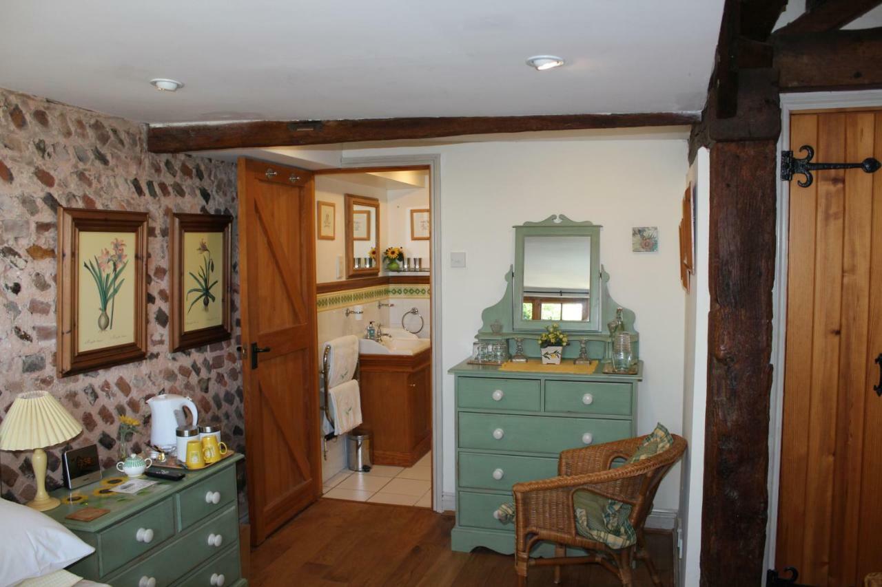 Clayton Wickham Farmhouse Hurstpierpoint Экстерьер фото