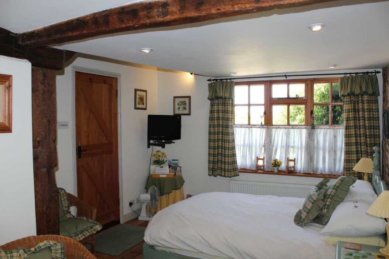 Clayton Wickham Farmhouse Hurstpierpoint Экстерьер фото